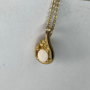 Vintage Merlite manmade opal necklace. 18”.